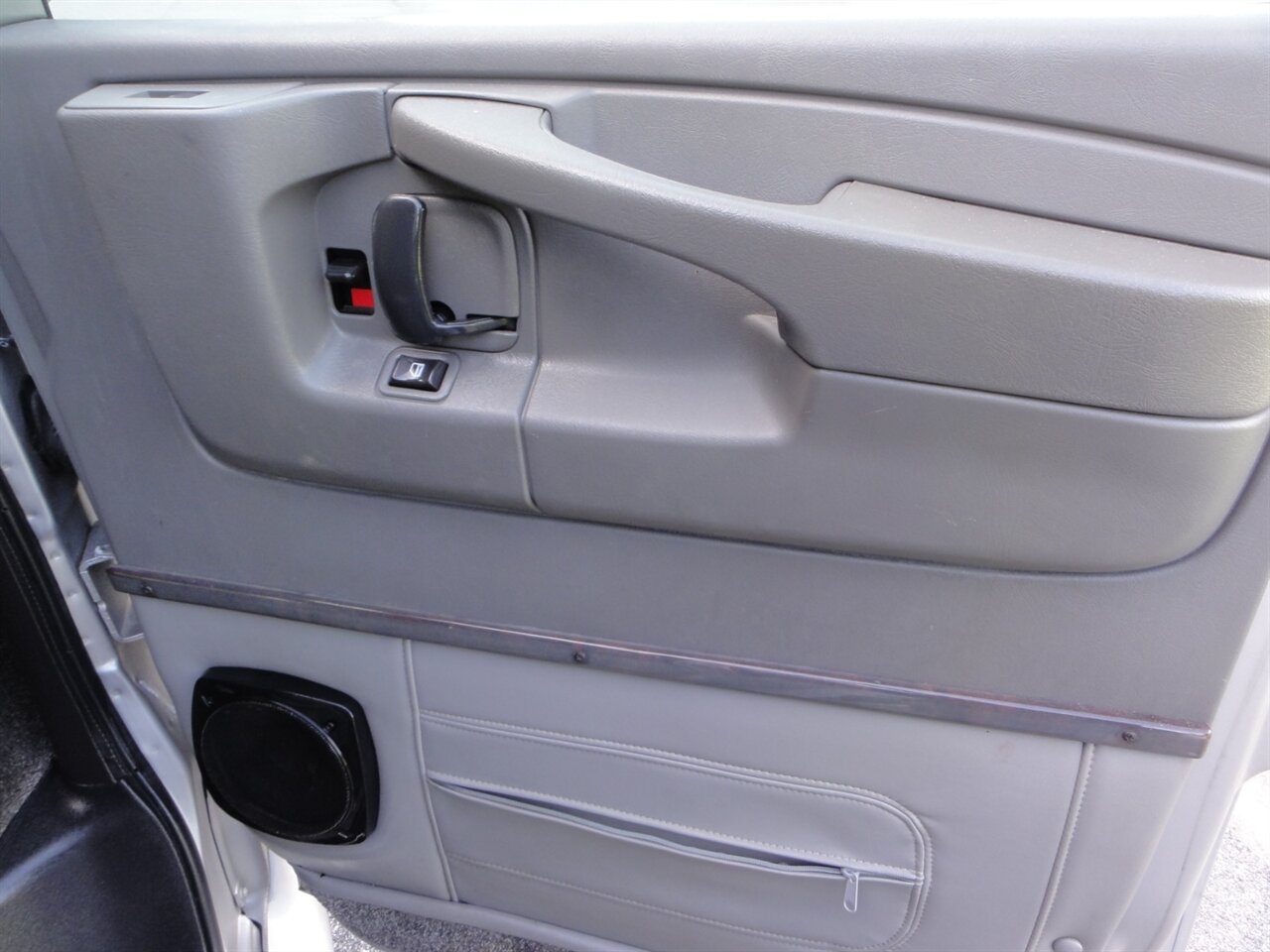 2011 Chevrolet Express 2500  Explorer premium conversion - Photo 57 - Deland, FL 32720