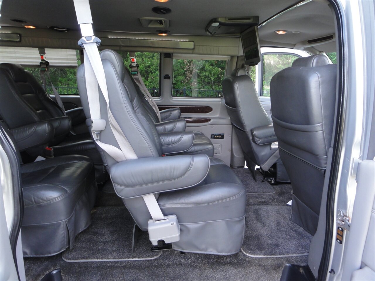 2011 Chevrolet Express 2500  Explorer premium conversion - Photo 48 - Deland, FL 32720