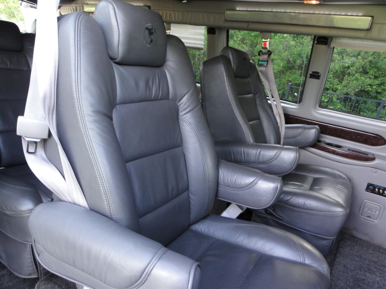 2011 Chevrolet Express 2500  Explorer premium conversion - Photo 47 - Deland, FL 32720