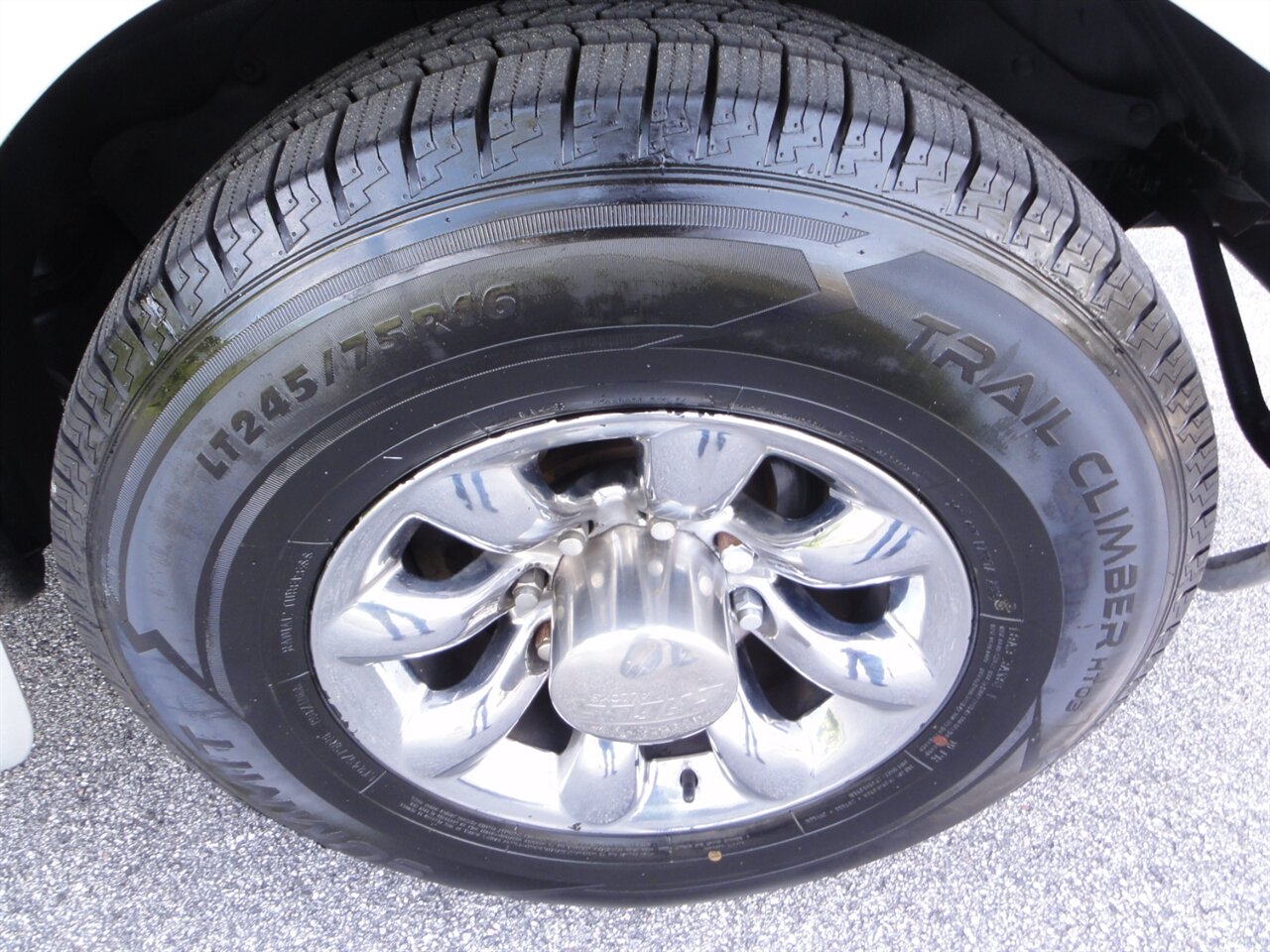 2011 Chevrolet Express 2500  Explorer premium conversion - Photo 24 - Deland, FL 32720