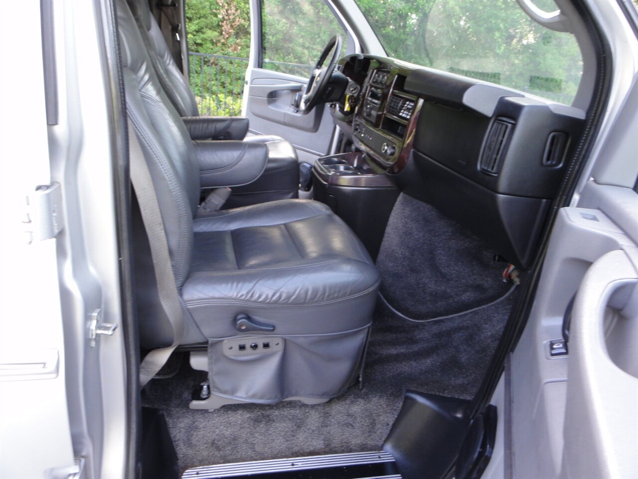 2011 Chevrolet Express 2500  Explorer premium conversion - Photo 53 - Deland, FL 32720