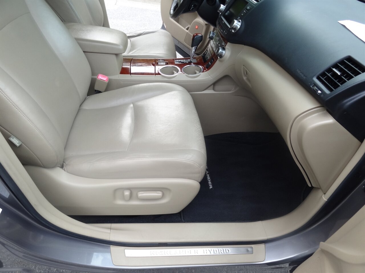 2011 Toyota Highlander Hybrid Limited  Premium - Photo 43 - Deland, FL 32720