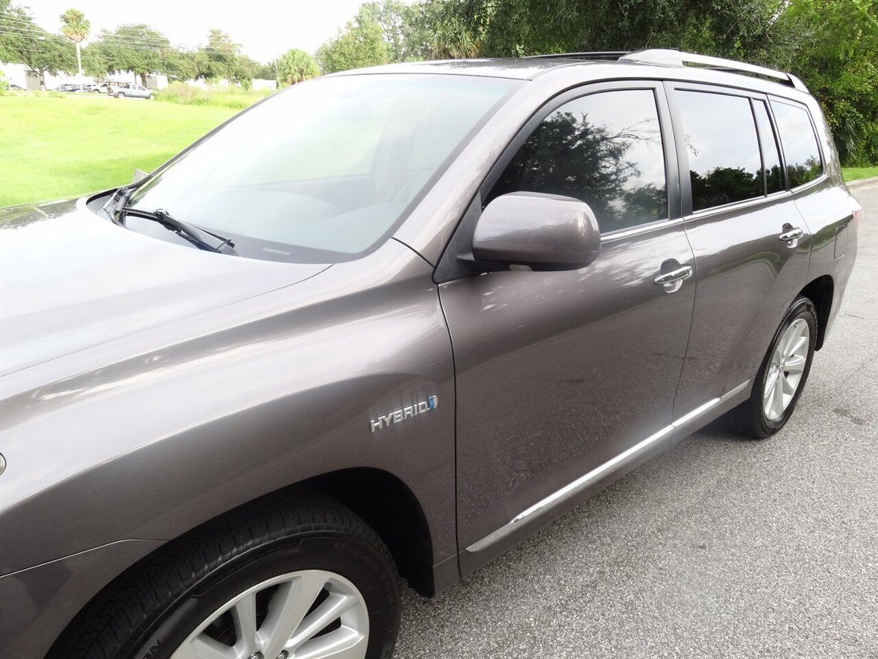 2011 Toyota Highlander Hybrid Limited  Premium - Photo 9 - Deland, FL 32720
