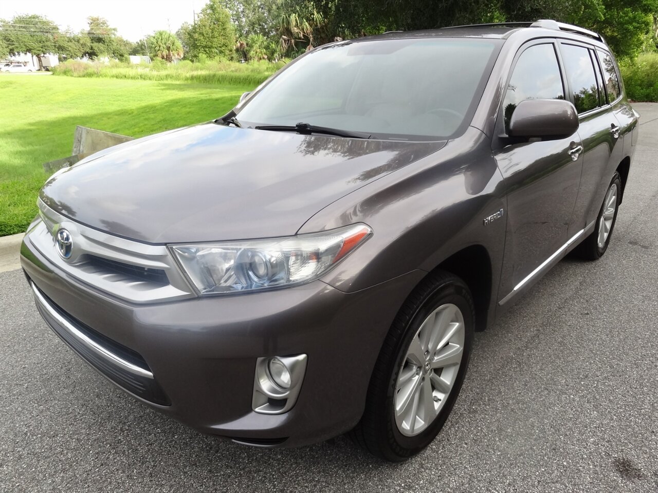 2011 Toyota Highlander Hybrid Limited  Premium - Photo 2 - Deland, FL 32720