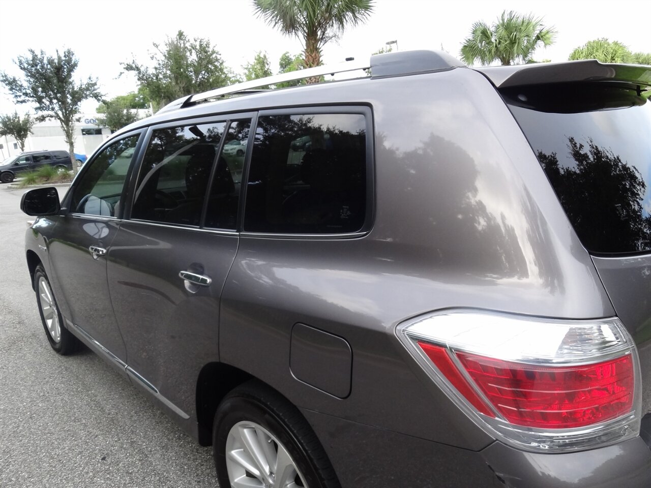 2011 Toyota Highlander Hybrid Limited  Premium - Photo 12 - Deland, FL 32720