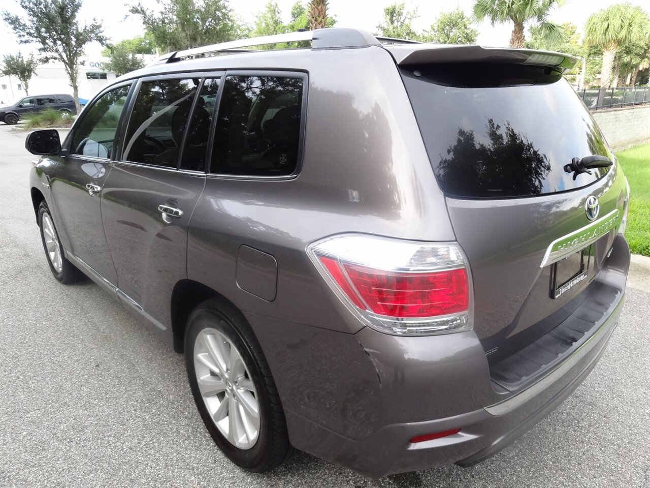 2011 Toyota Highlander Hybrid Limited  Premium - Photo 4 - Deland, FL 32720