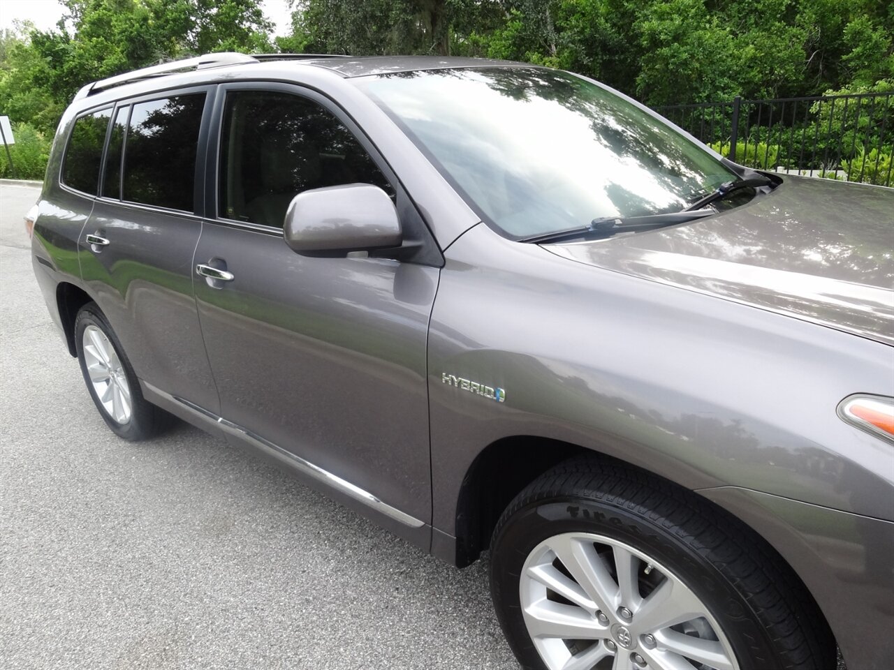 2011 Toyota Highlander Hybrid Limited  Premium - Photo 8 - Deland, FL 32720