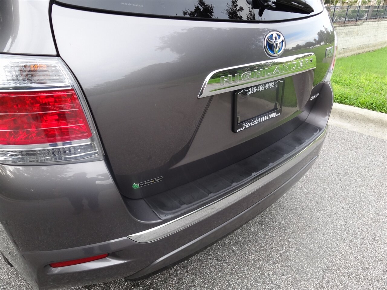 2011 Toyota Highlander Hybrid Limited  Premium - Photo 21 - Deland, FL 32720