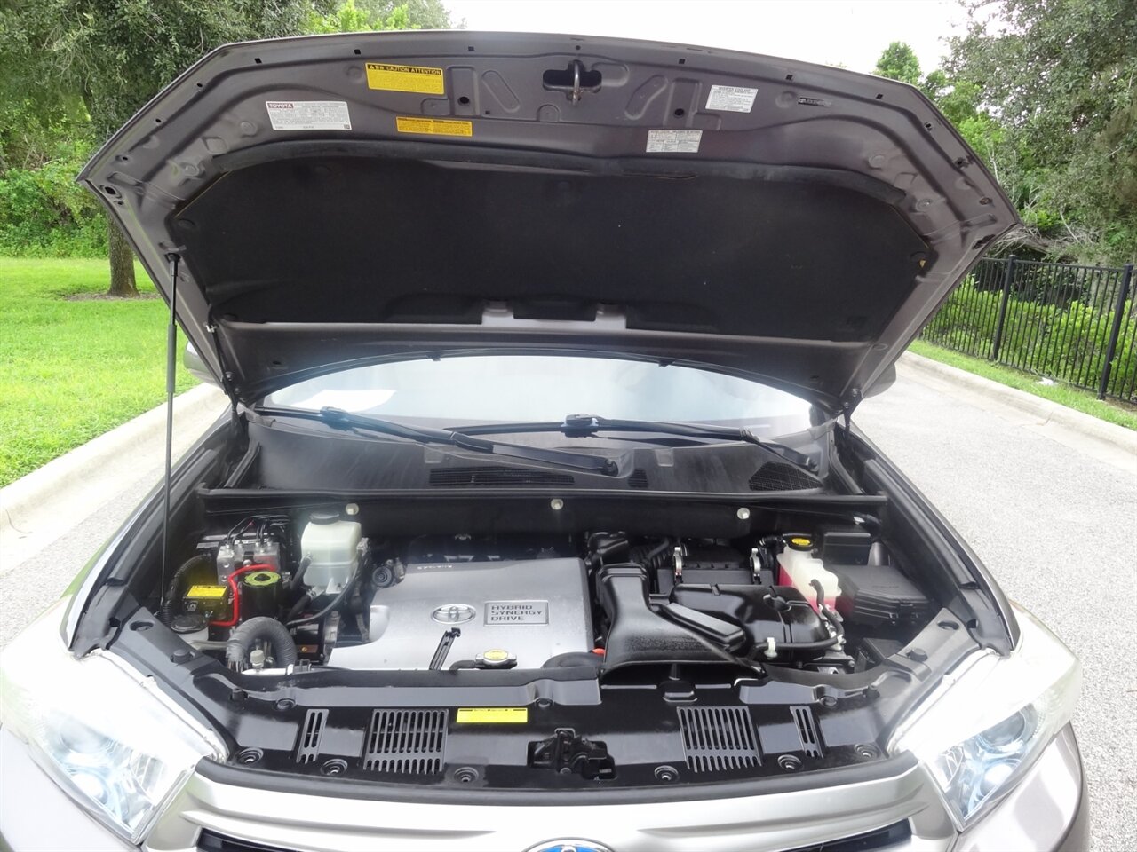 2011 Toyota Highlander Hybrid Limited  Premium - Photo 26 - Deland, FL 32720