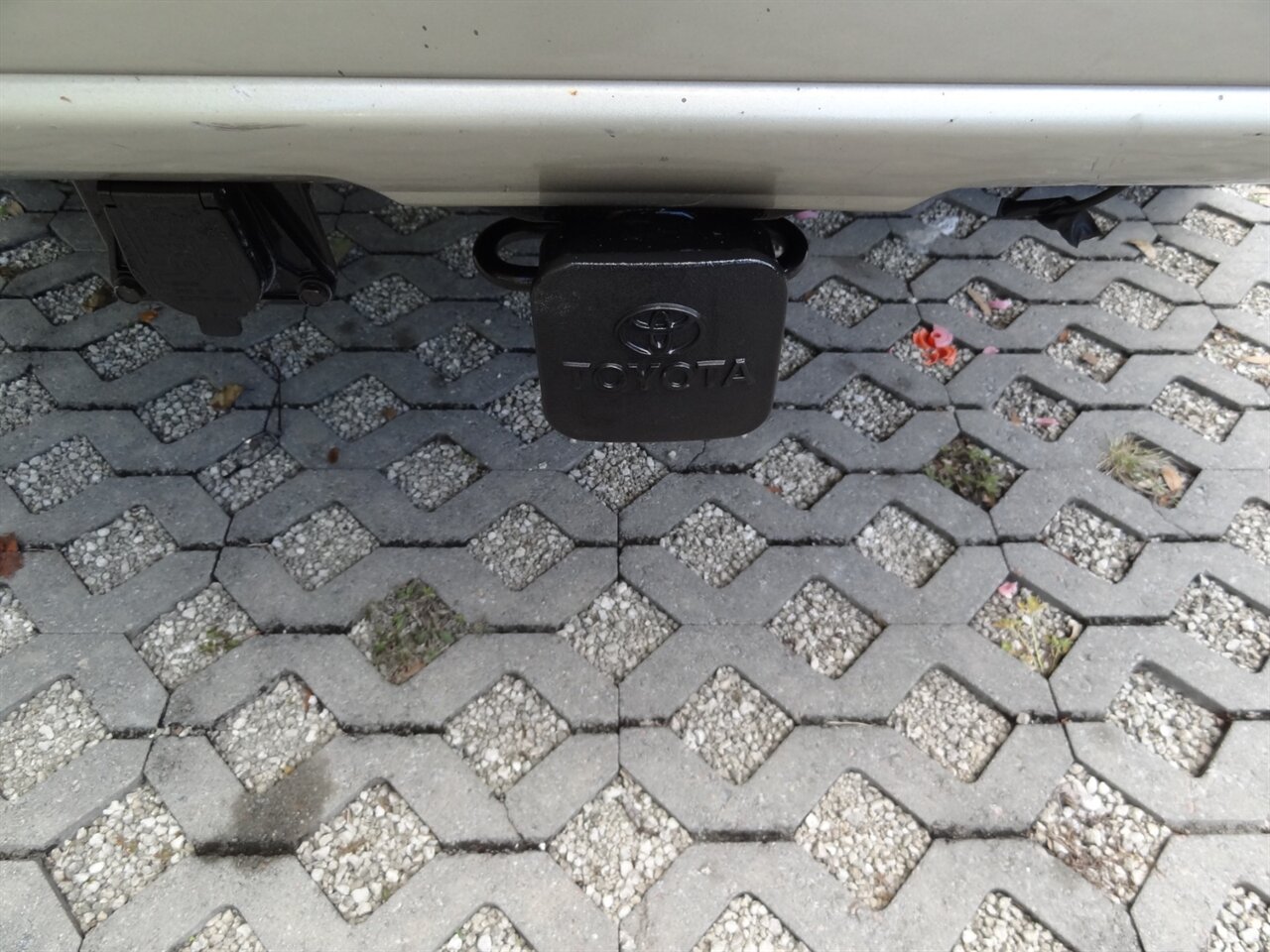 2004 Toyota Sequoia SR5 - Photo 27 - Deland, FL 32720