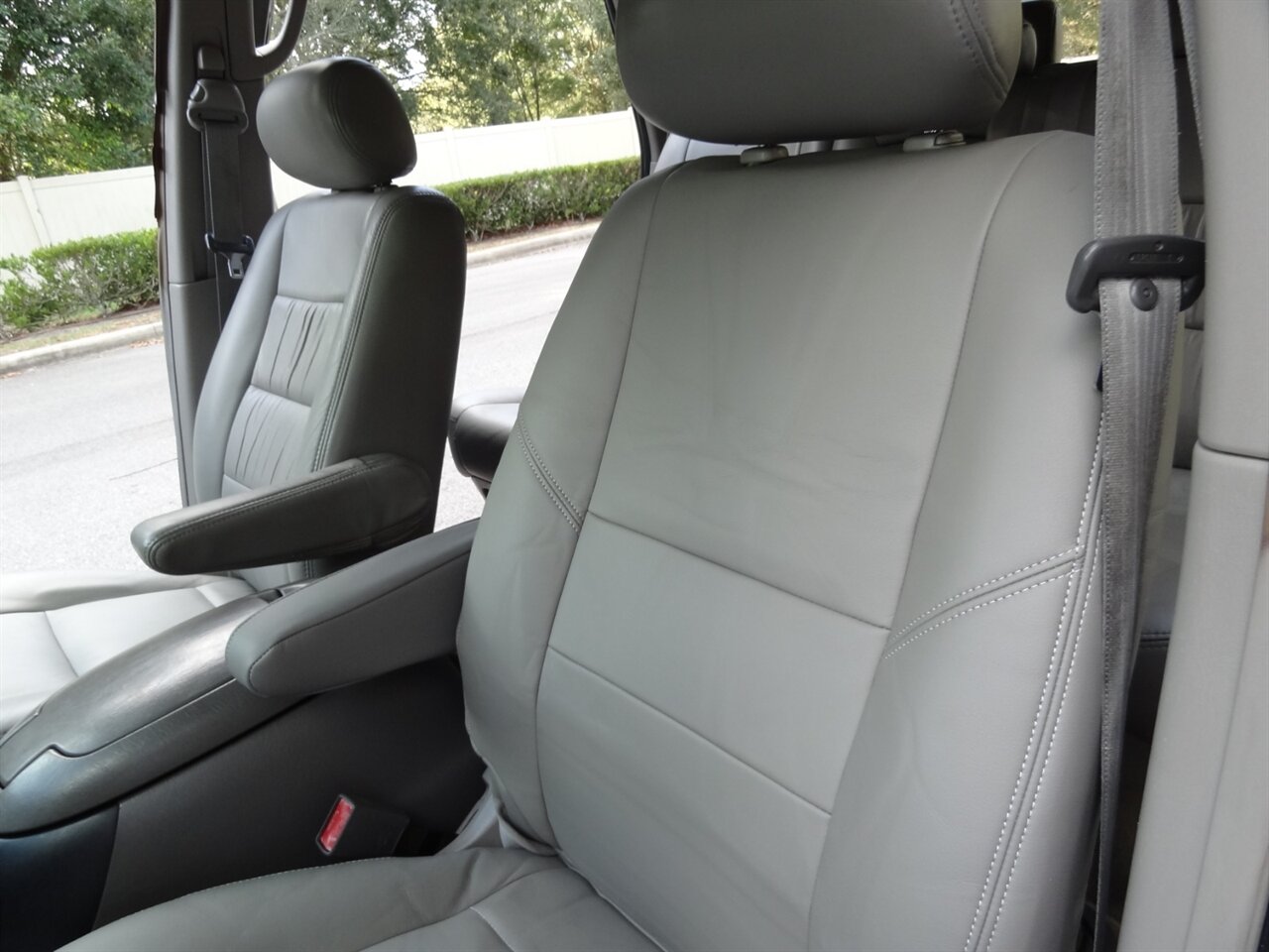 2004 Toyota Sequoia SR5 - Photo 39 - Deland, FL 32720