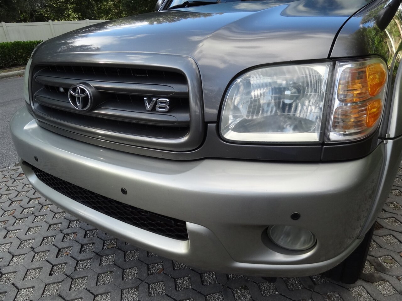 2004 Toyota Sequoia SR5 - Photo 7 - Deland, FL 32720