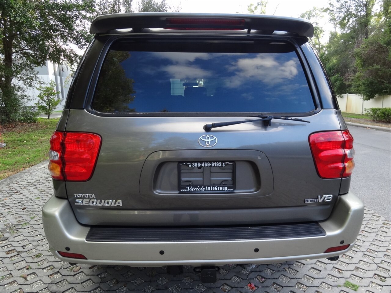 2004 Toyota Sequoia SR5 - Photo 14 - Deland, FL 32720