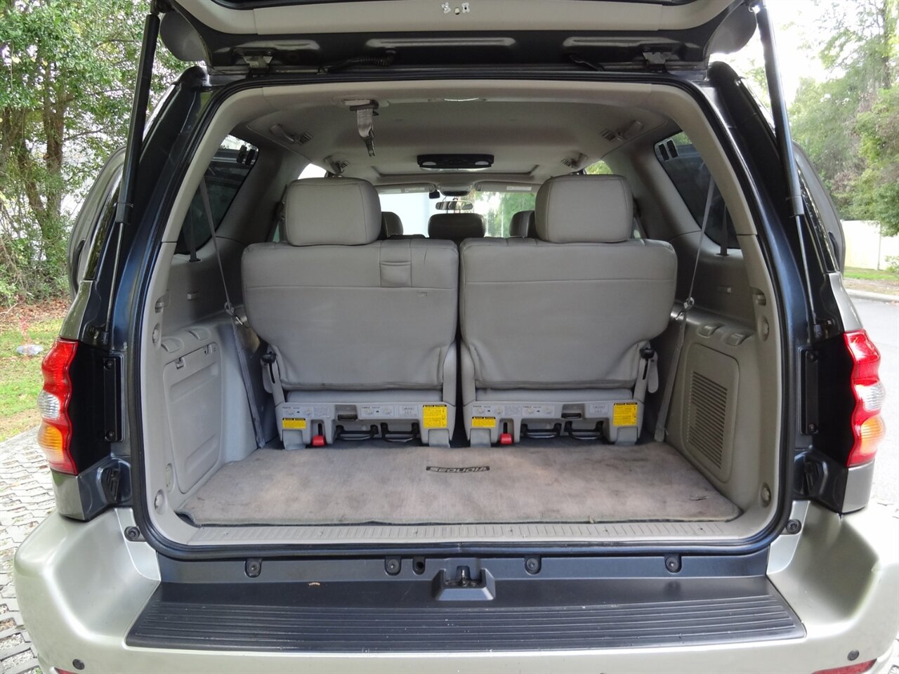 2004 Toyota Sequoia SR5 - Photo 45 - Deland, FL 32720