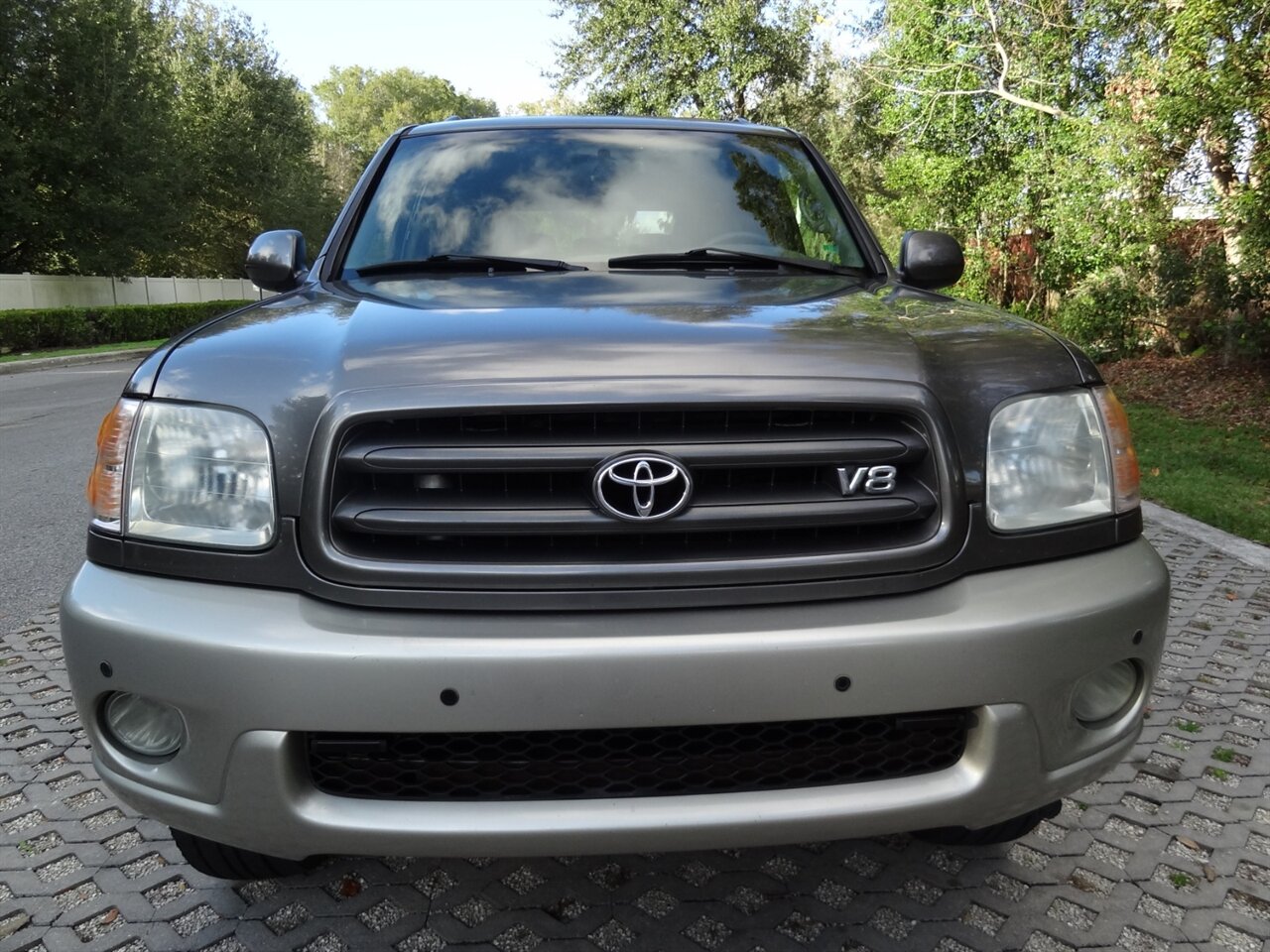 2004 Toyota Sequoia SR5 - Photo 5 - Deland, FL 32720