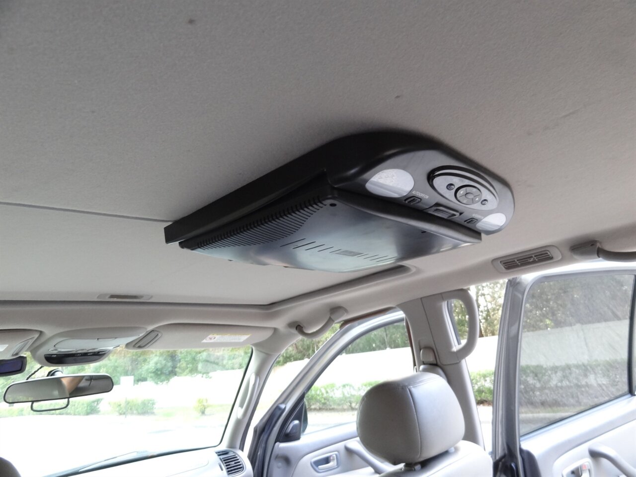 2004 Toyota Sequoia SR5 - Photo 42 - Deland, FL 32720