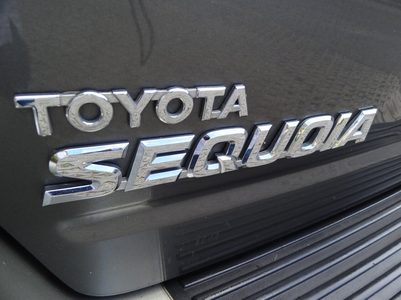 2004 Toyota Sequoia SR5 - Photo 24 - Deland, FL 32720