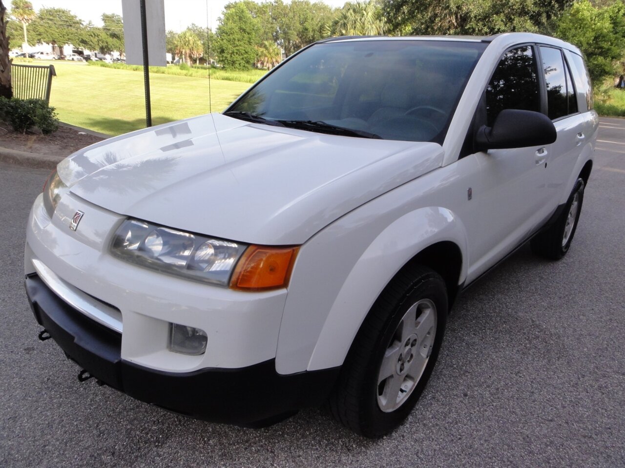 2004 Saturn Vue - Photo 2 - Deland, FL 32720