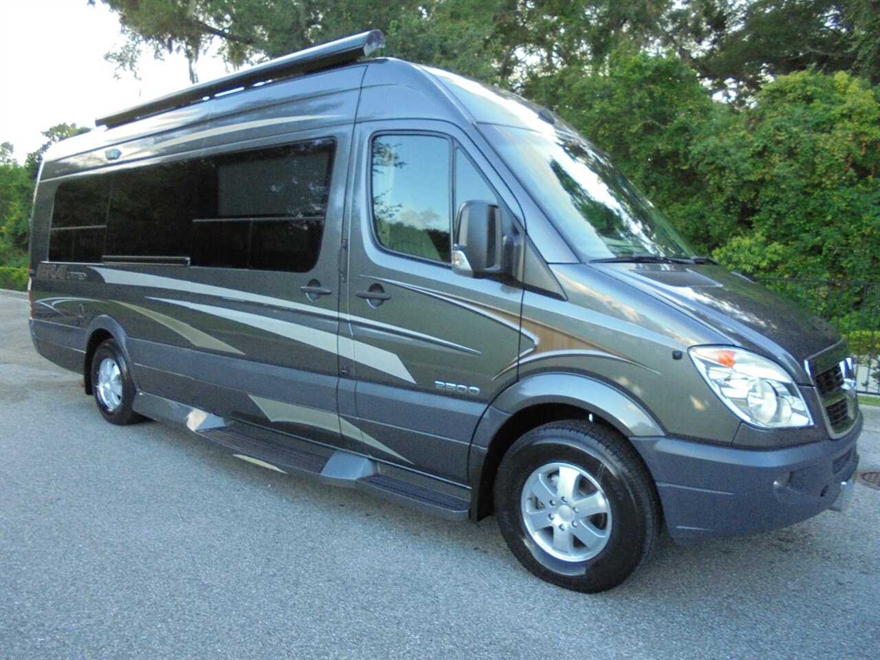 2010 Winnebago ERA 170X   - Photo 4 - Deland, FL 32720