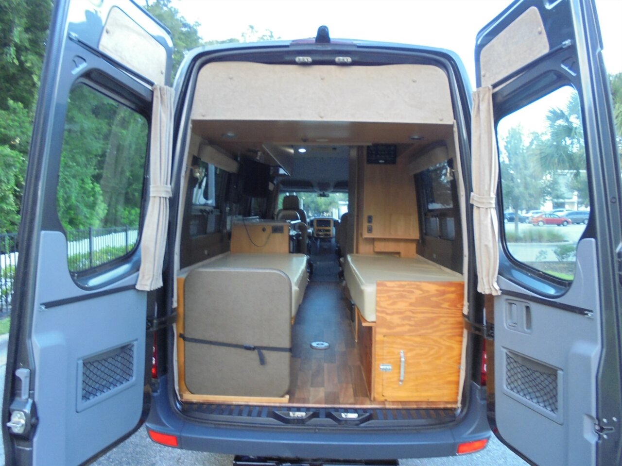 2010 Winnebago ERA 170X   - Photo 27 - Deland, FL 32720