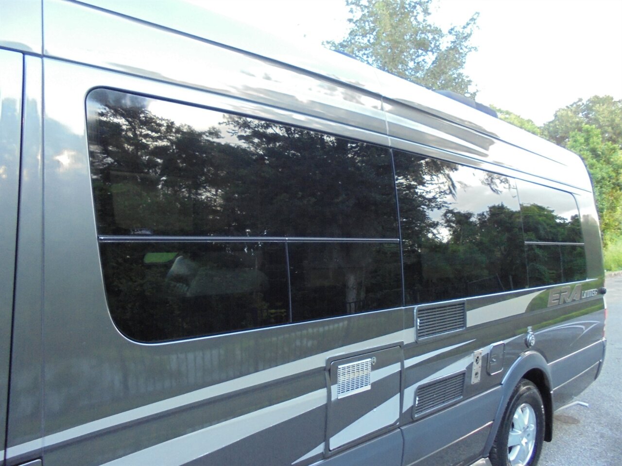 2010 Winnebago ERA 170X   - Photo 30 - Deland, FL 32720