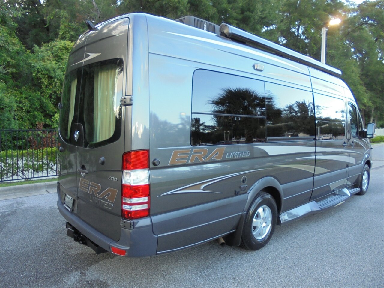 2010 Winnebago ERA 170X   - Photo 9 - Deland, FL 32720