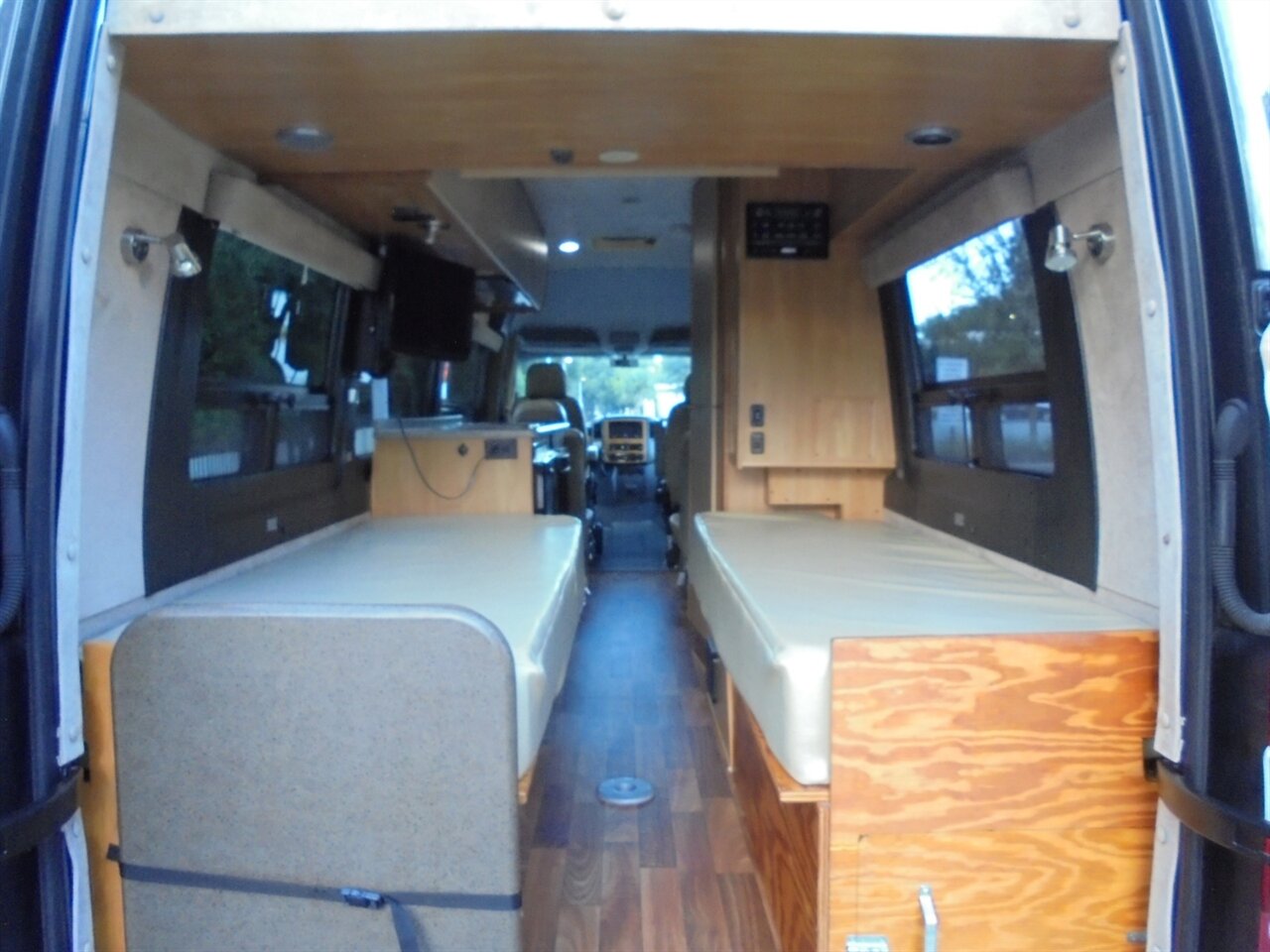 2010 Winnebago ERA 170X   - Photo 25 - Deland, FL 32720