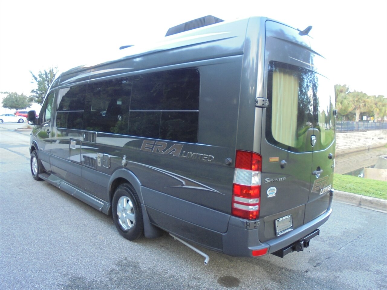 2010 Winnebago ERA 170X   - Photo 10 - Deland, FL 32720