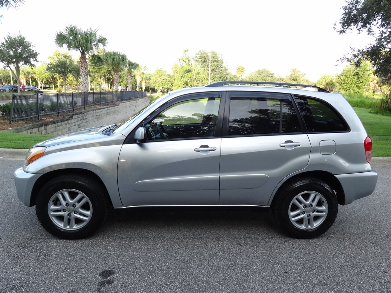 2002 Toyota RAV4 L   - Photo 16 - Deland, FL 32720
