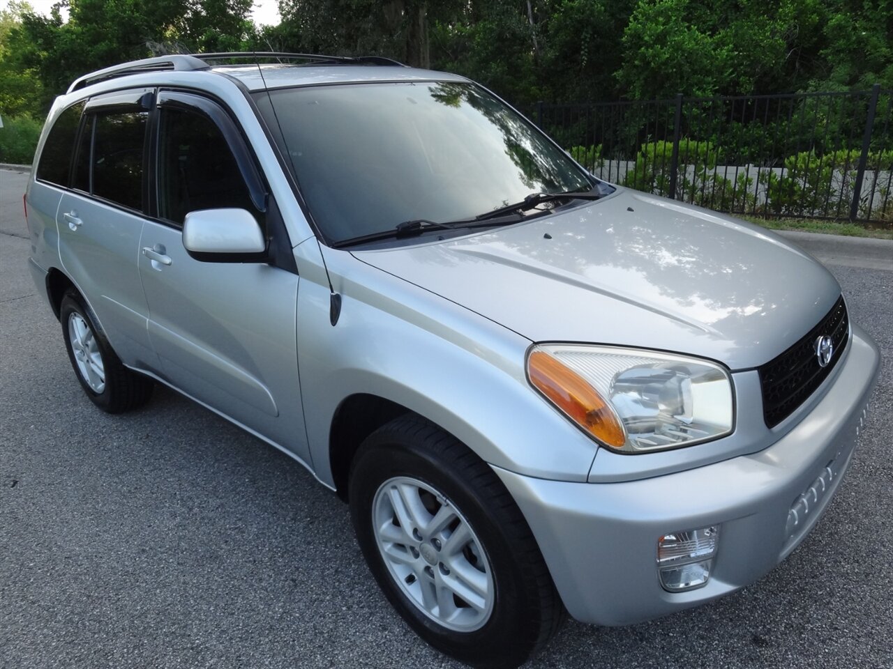 2002 Toyota RAV4 L   - Photo 1 - Deland, FL 32720
