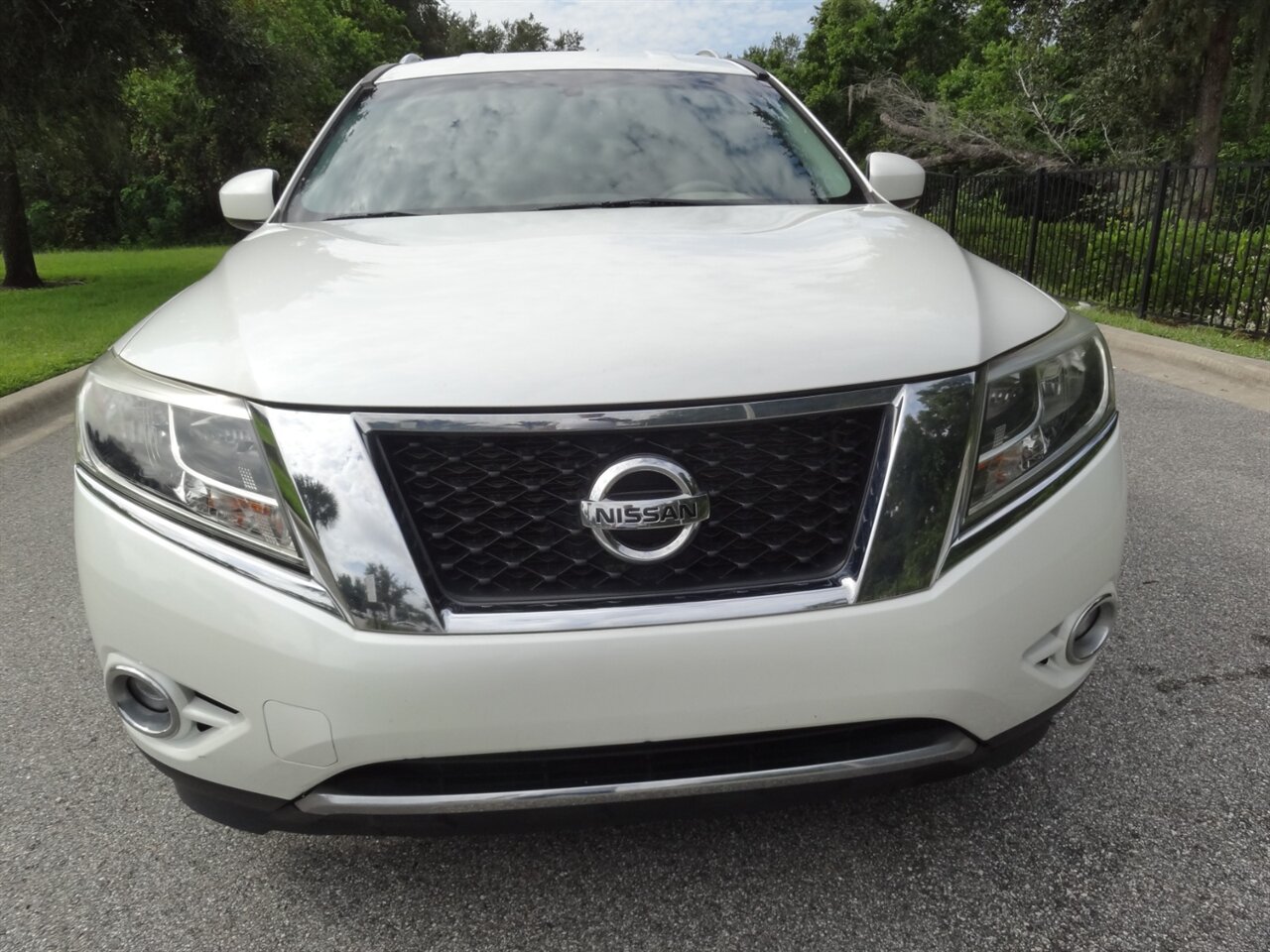 2015 Nissan Pathfinder SV - Photo 5 - Deland, FL 32720