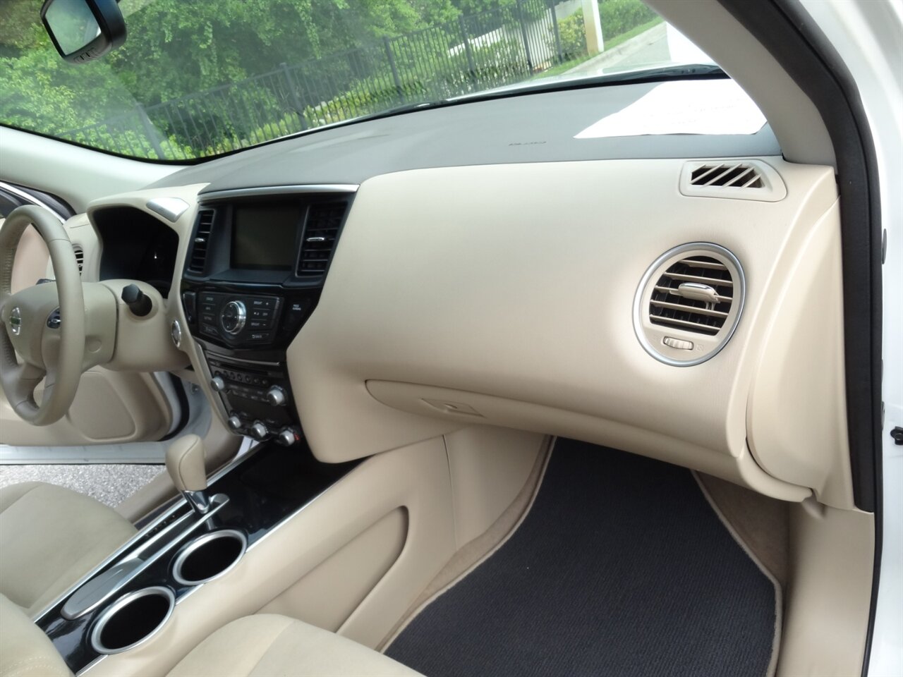 2015 Nissan Pathfinder SV - Photo 43 - Deland, FL 32720