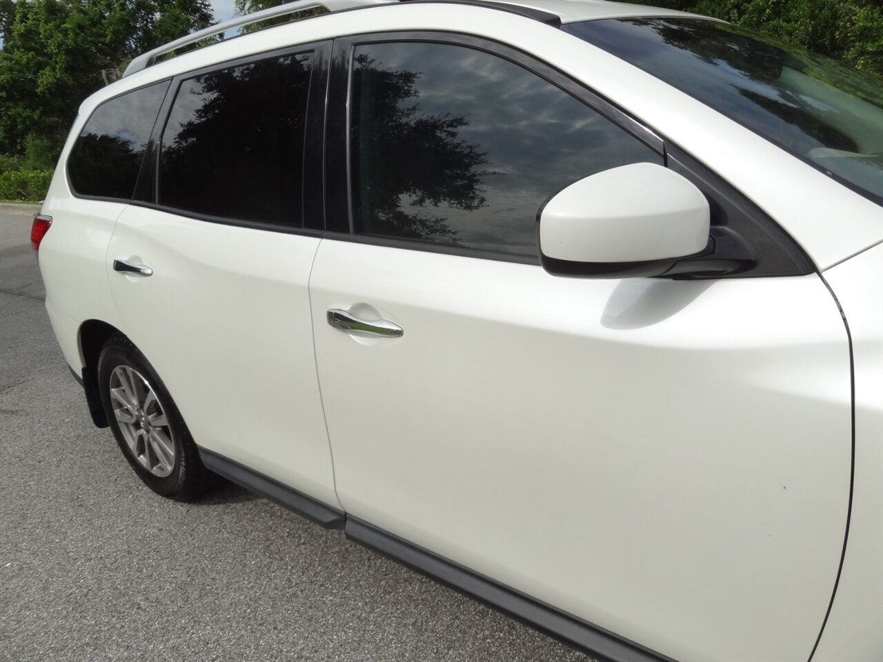 2015 Nissan Pathfinder SV - Photo 10 - Deland, FL 32720