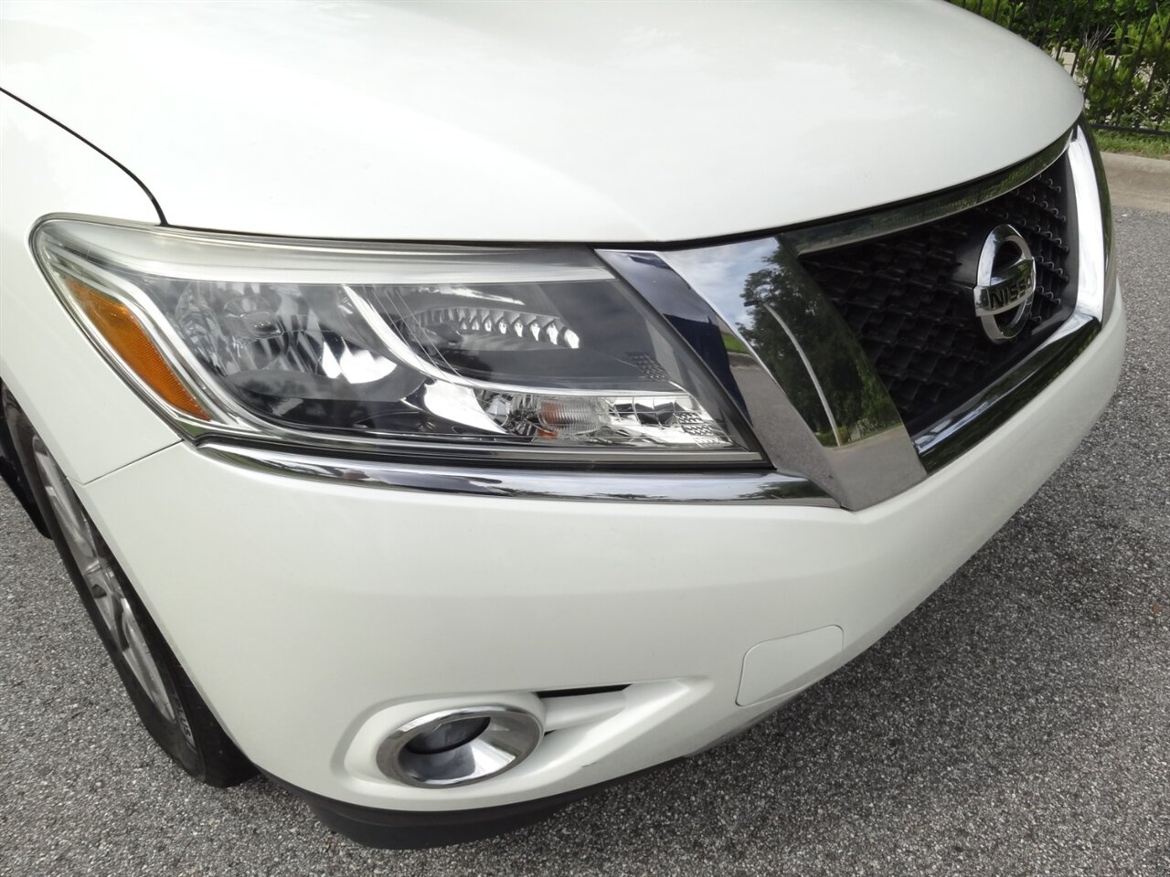 2015 Nissan Pathfinder SV - Photo 6 - Deland, FL 32720