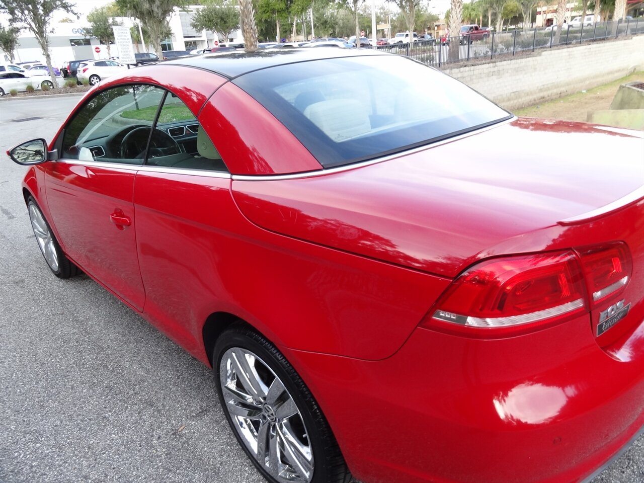 2014 Volkswagen Eos Executive SULEV  Premium - Photo 17 - Deland, FL 32720