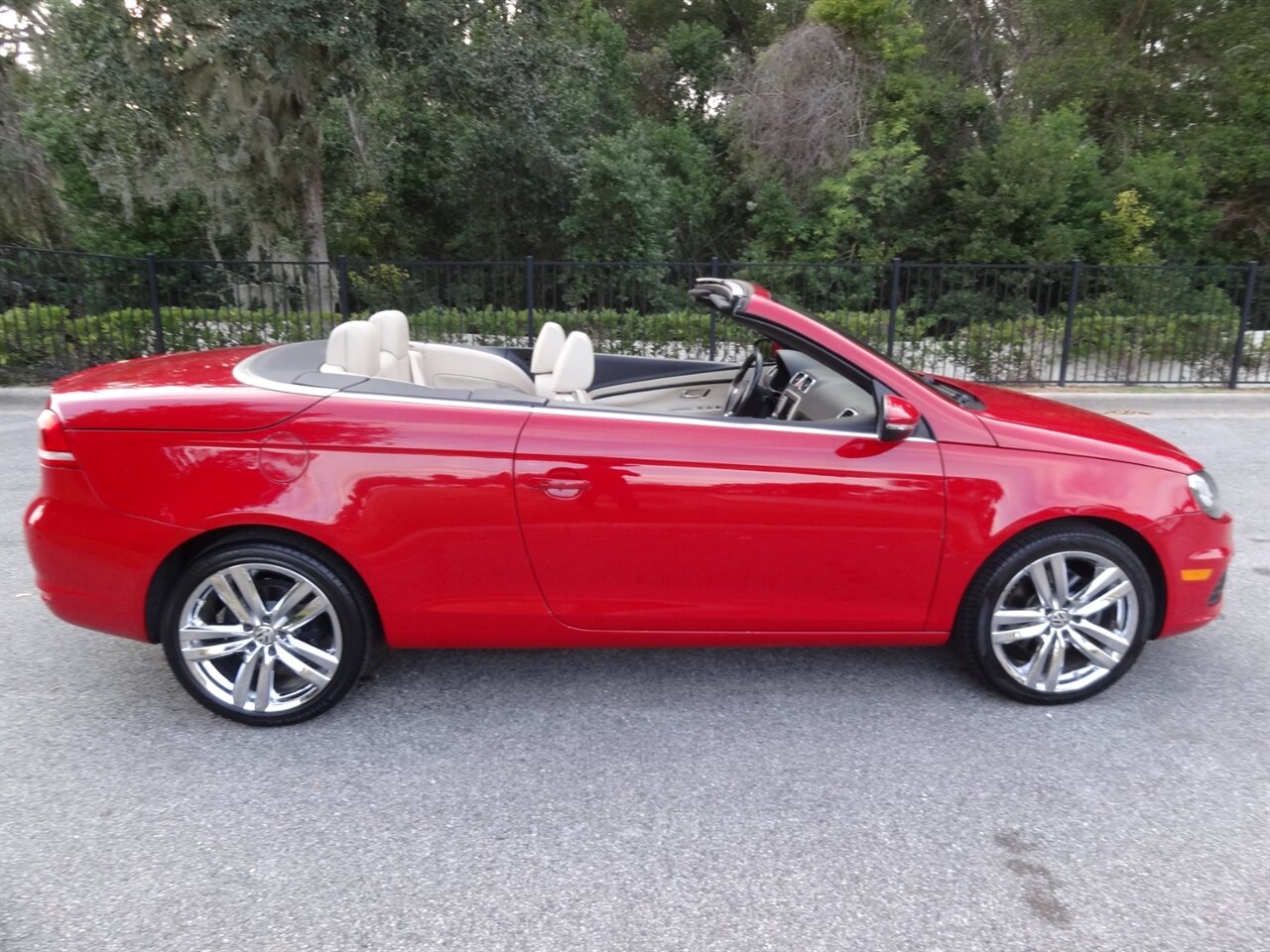 2014 Volkswagen Eos Executive SULEV  Premium - Photo 20 - Deland, FL 32720