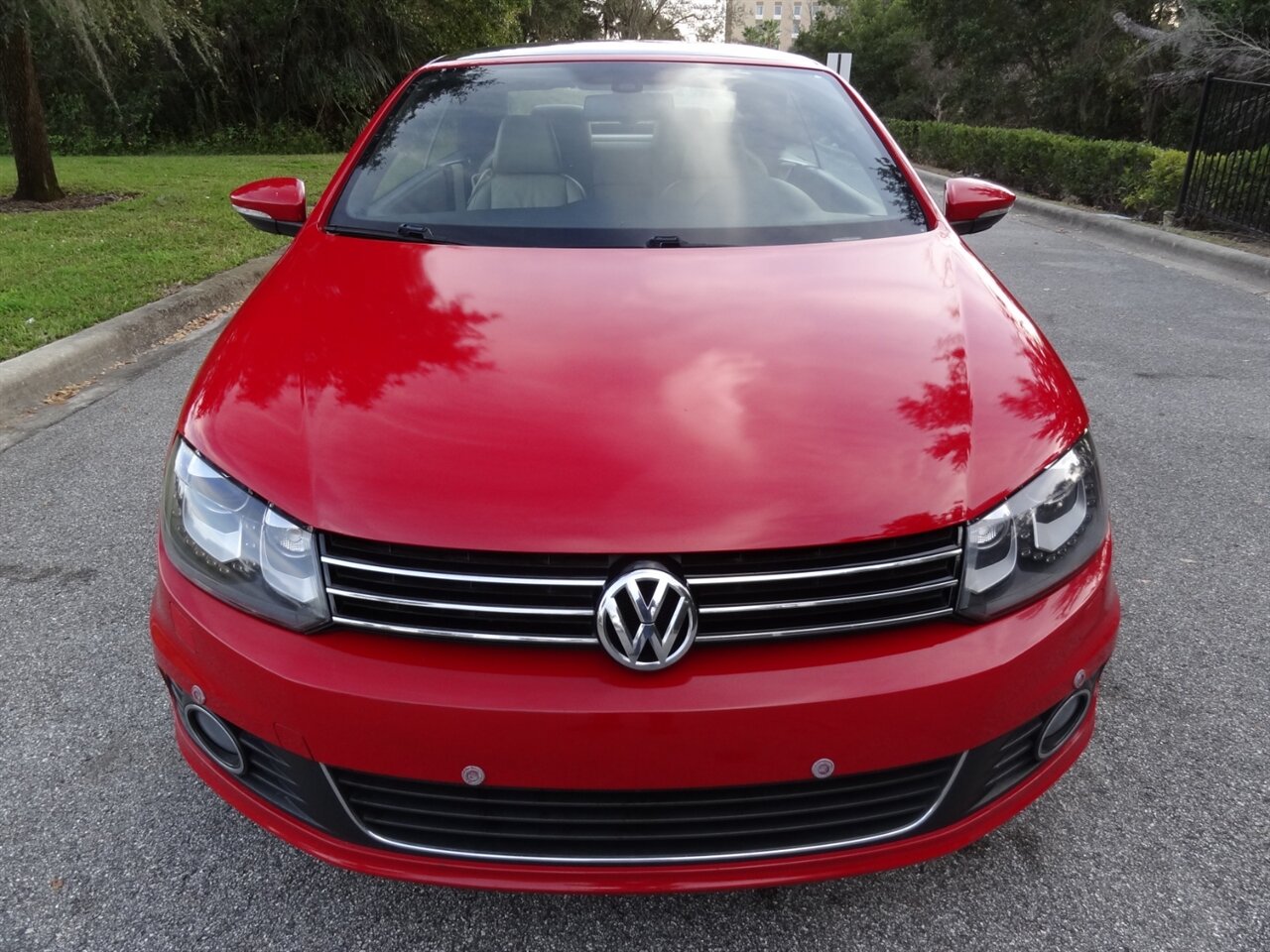 2014 Volkswagen Eos Executive SULEV  Premium - Photo 10 - Deland, FL 32720