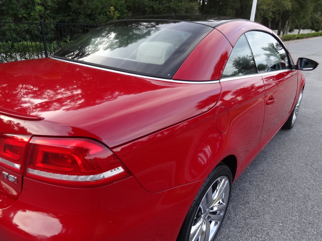 2014 Volkswagen Eos Executive SULEV  Premium - Photo 18 - Deland, FL 32720