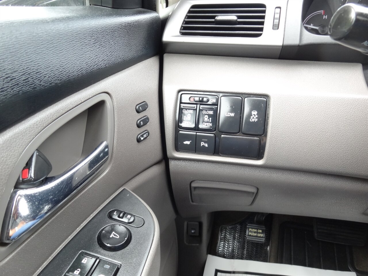 2014 Honda Odyssey Touring  Elite - Photo 44 - Deland, FL 32720