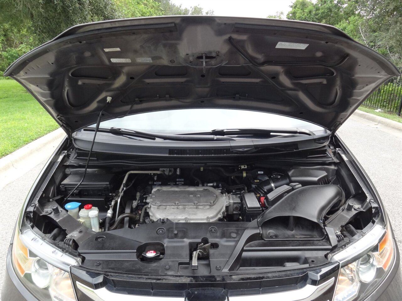 2014 Honda Odyssey Touring  Elite - Photo 24 - Deland, FL 32720