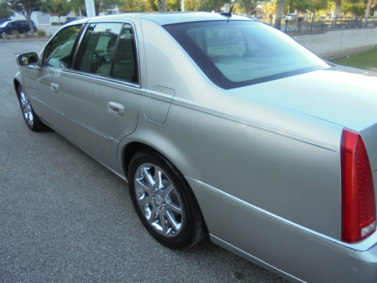 2007 Cadillac DTS Performance  Premium - Photo 12 - Deland, FL 32720