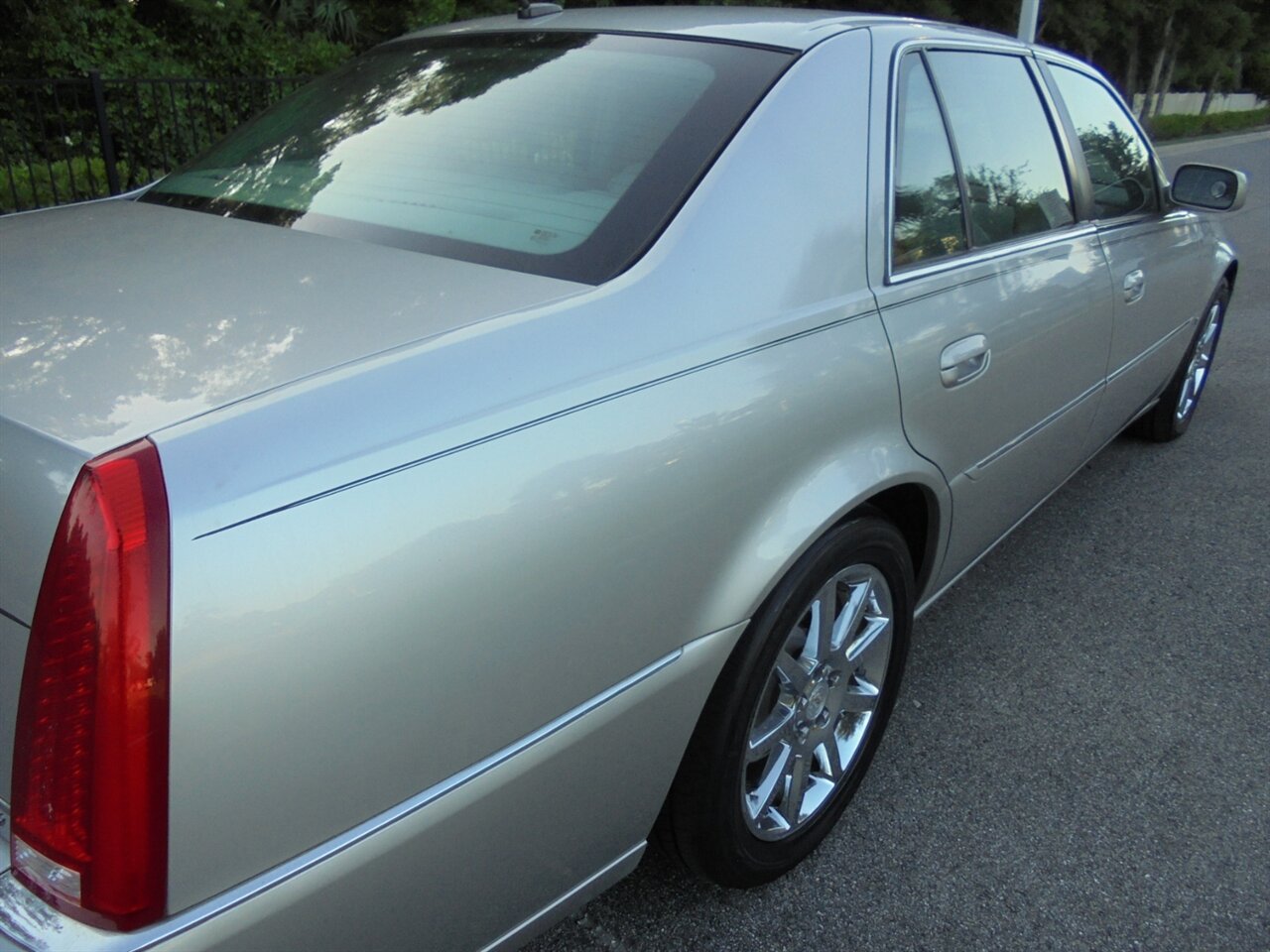 2007 Cadillac DTS Performance  Premium - Photo 13 - Deland, FL 32720