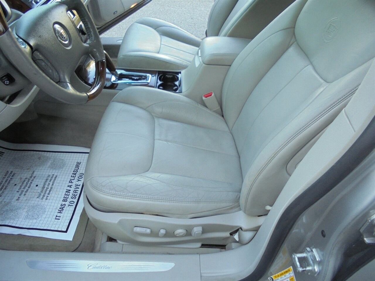 2007 Cadillac DTS Performance  Premium - Photo 28 - Deland, FL 32720