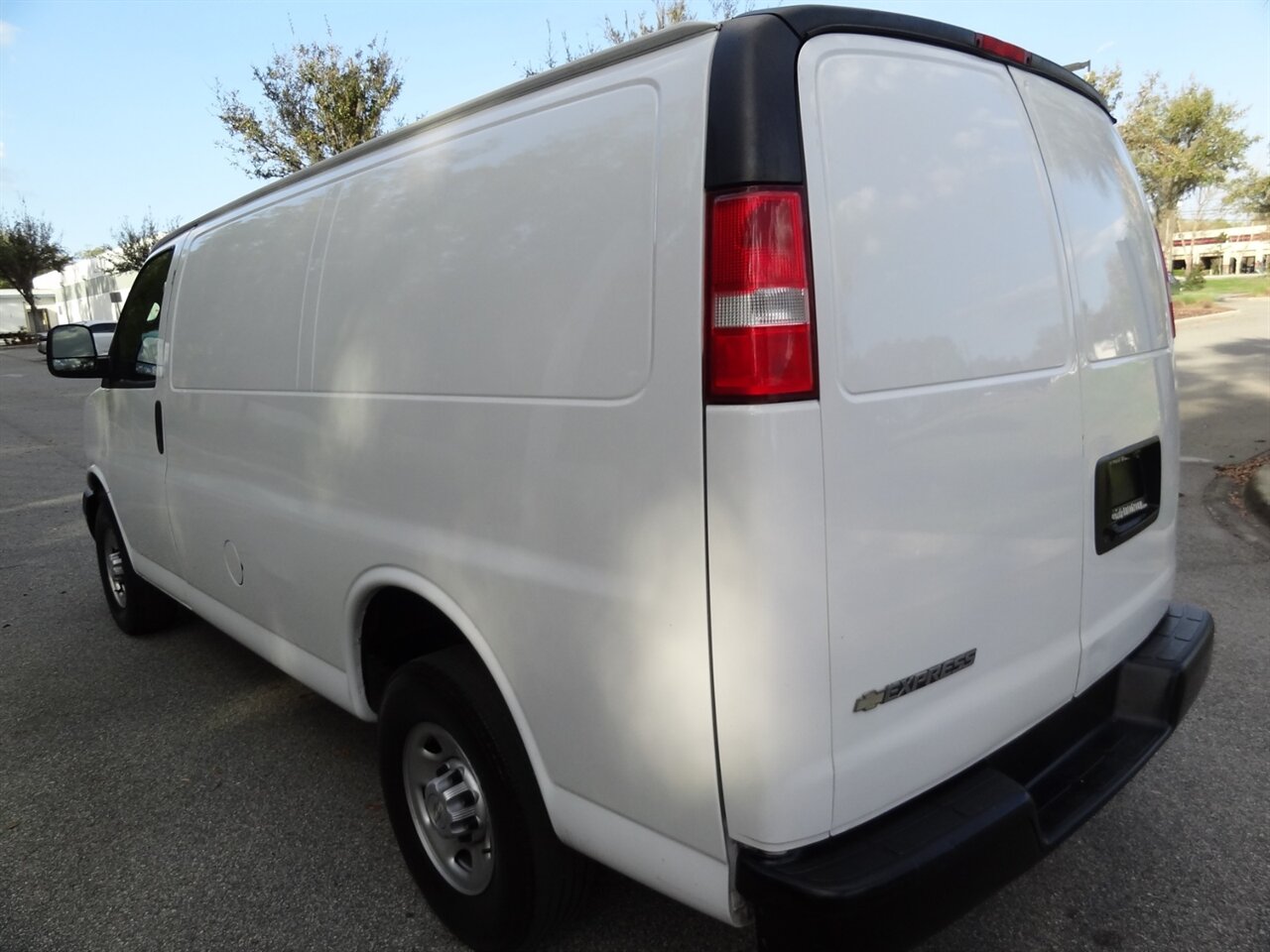 2020 Chevrolet Express 2500   - Photo 4 - Deland, FL 32720
