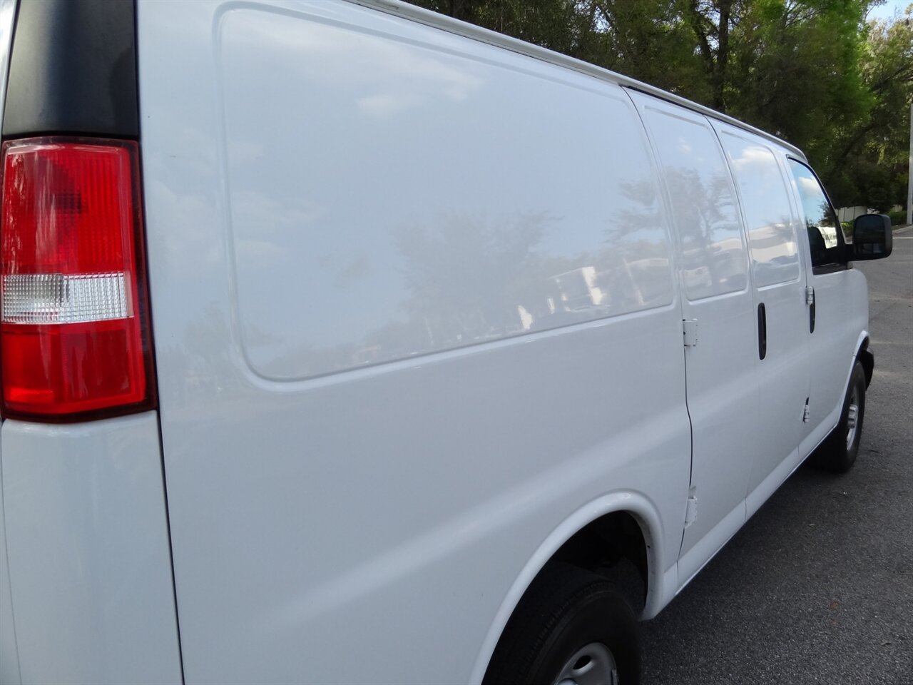 2020 Chevrolet Express 2500   - Photo 13 - Deland, FL 32720