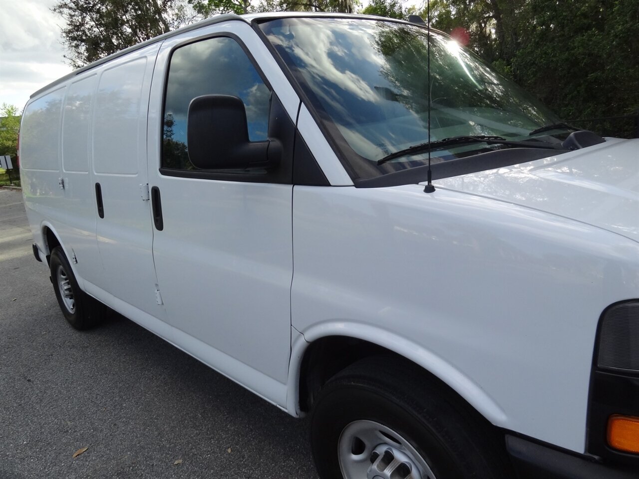 2020 Chevrolet Express 2500   - Photo 8 - Deland, FL 32720