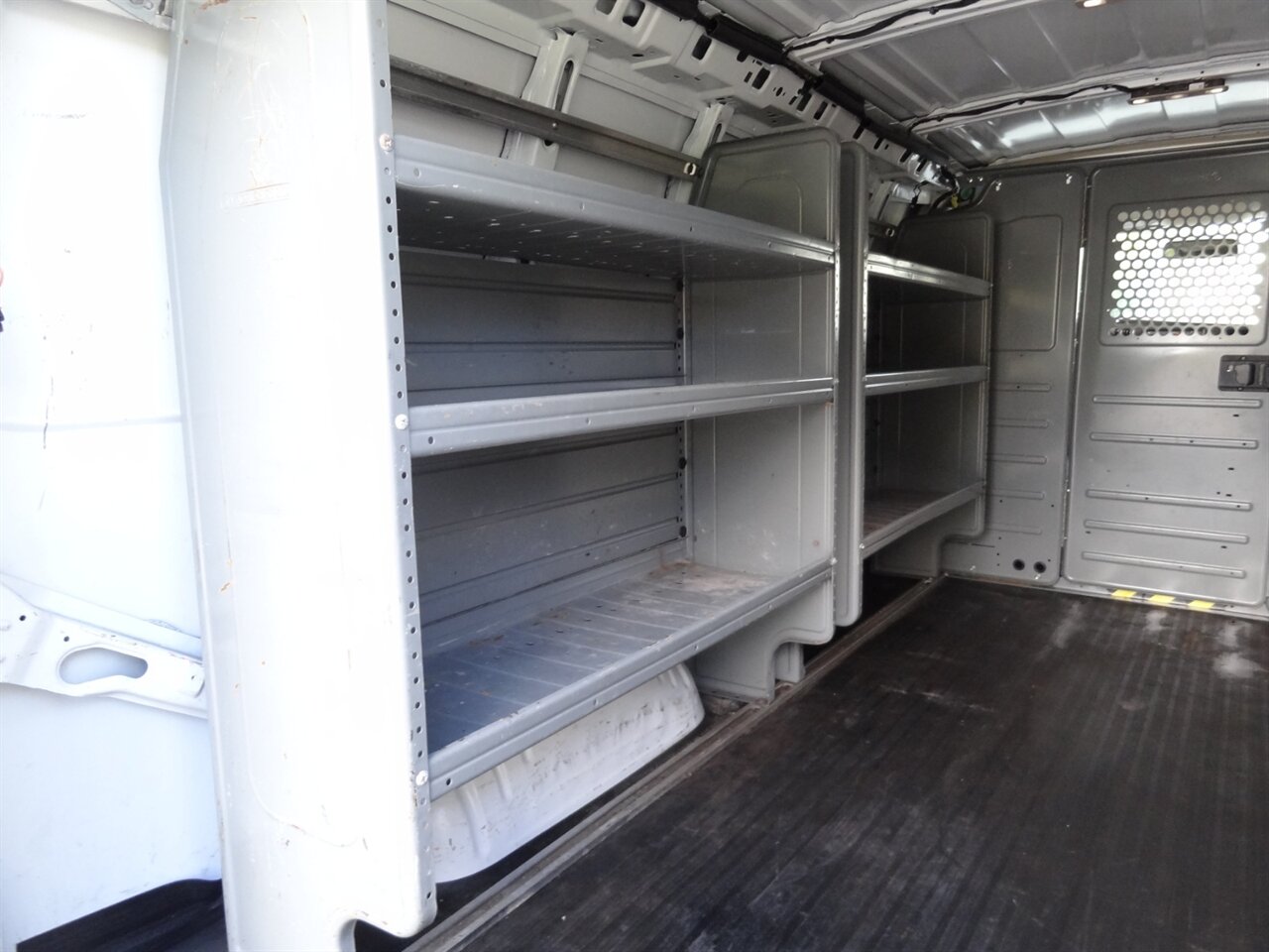 2020 Chevrolet Express 2500   - Photo 37 - Deland, FL 32720