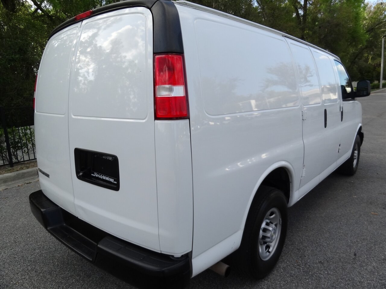 2020 Chevrolet Express 2500   - Photo 3 - Deland, FL 32720