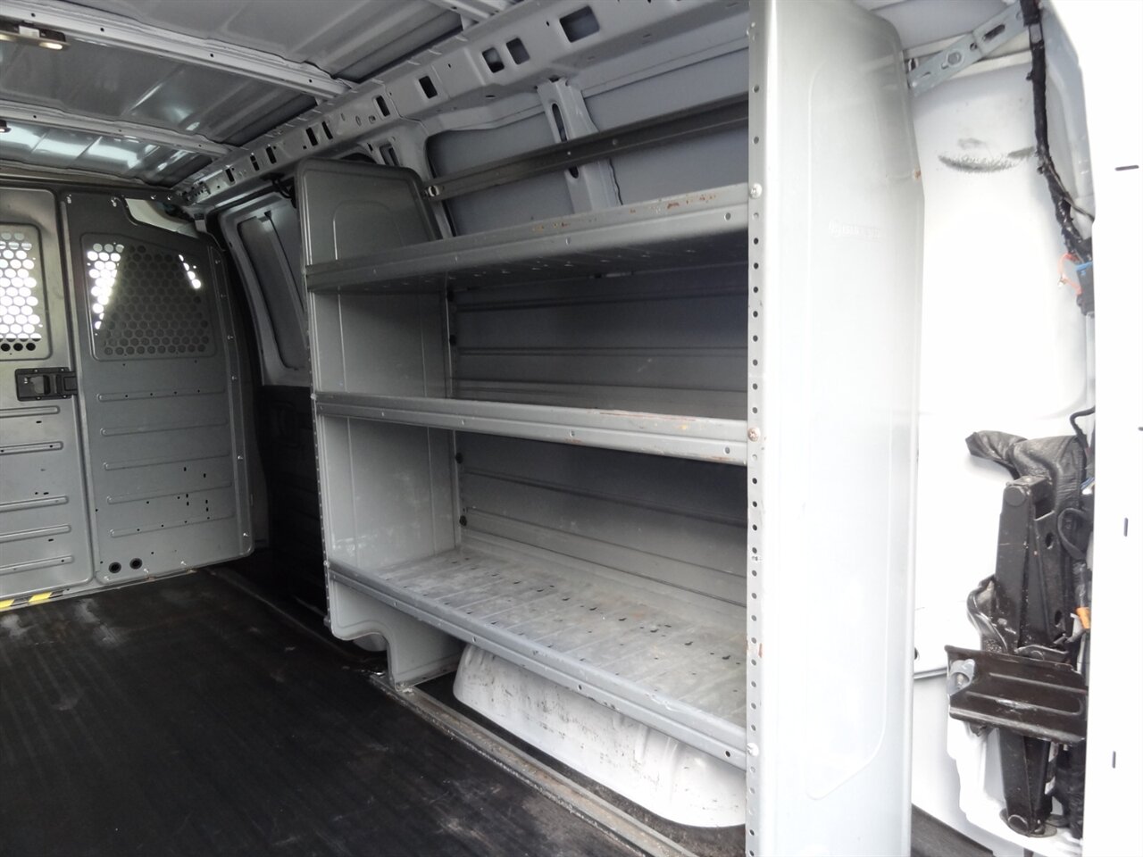 2020 Chevrolet Express 2500   - Photo 38 - Deland, FL 32720