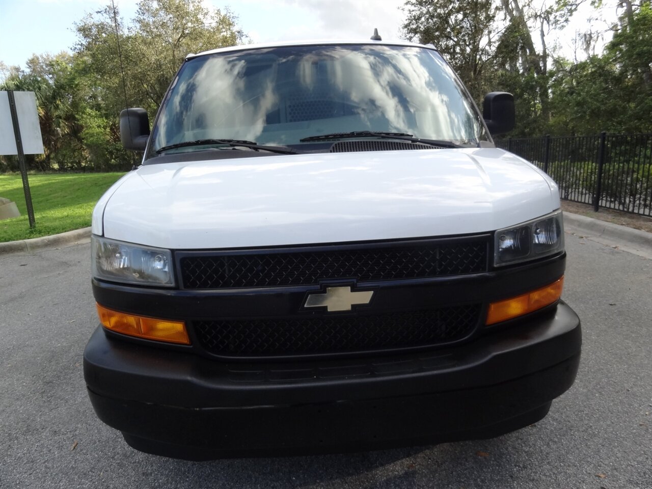 2020 Chevrolet Express 2500   - Photo 5 - Deland, FL 32720